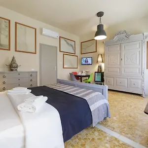 https://budget-rooms-sonnino-37.in-sardinia.net